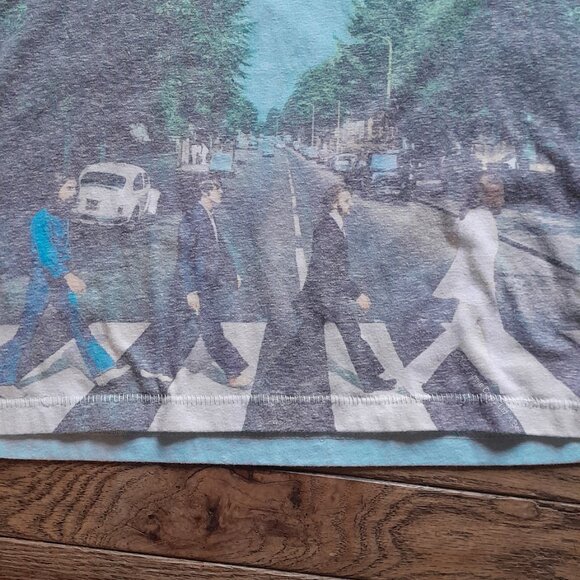 Junk Food Clothing Beatles Band T shirt super soft size L 18PTP in blue - Picture 2 of 3